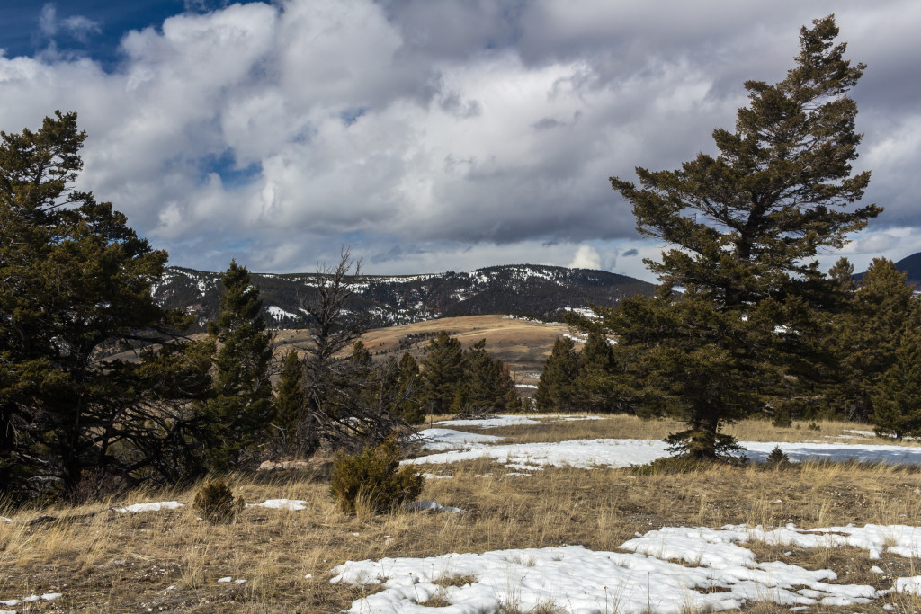 Nearing the western end. There was only a few patches of snow here and there.