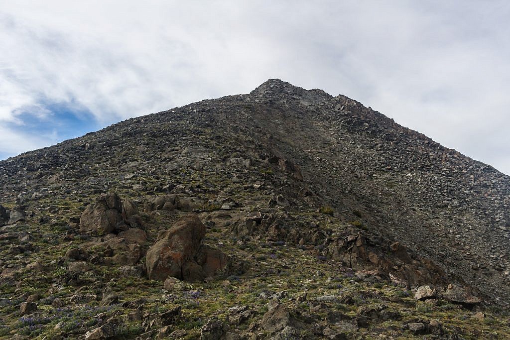 The path up Conical Peak from the saddle. It looks pretty easy from this angle.