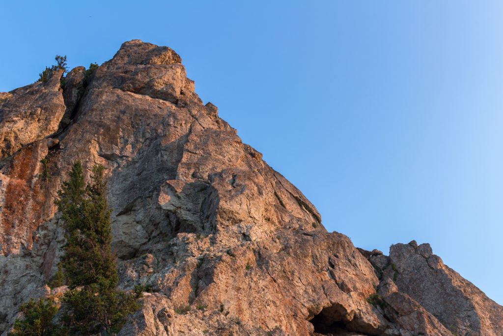 Looking up the rock from the overlook. Clearly technical climbing skills are required to go further.