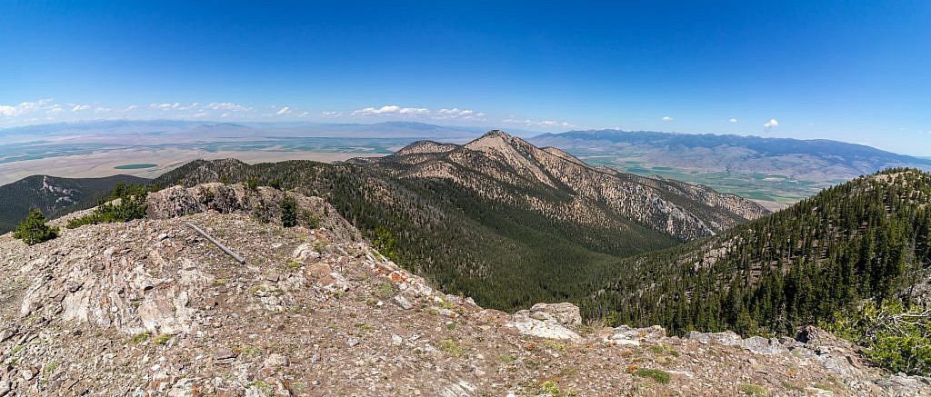 Looking north from the summit of Ruby Peak. Laurin Peak is the obvious highpoint to the north. Cedron Jones’ loop route involves hiking up Laurin Canyon (front), a nastier hike apparently, then up to Laurin Peak or the connecting ridge, over to Ruby and then back to the lot via Porier Canyon.