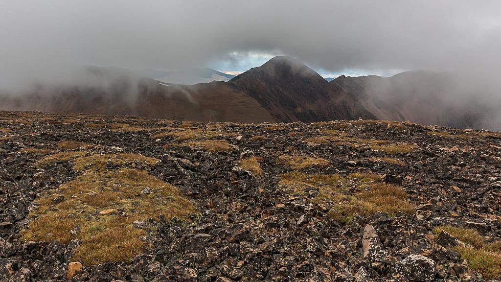 Looking towards Monument Peak from the summit. This is one of my favorite shots from the entire trip.