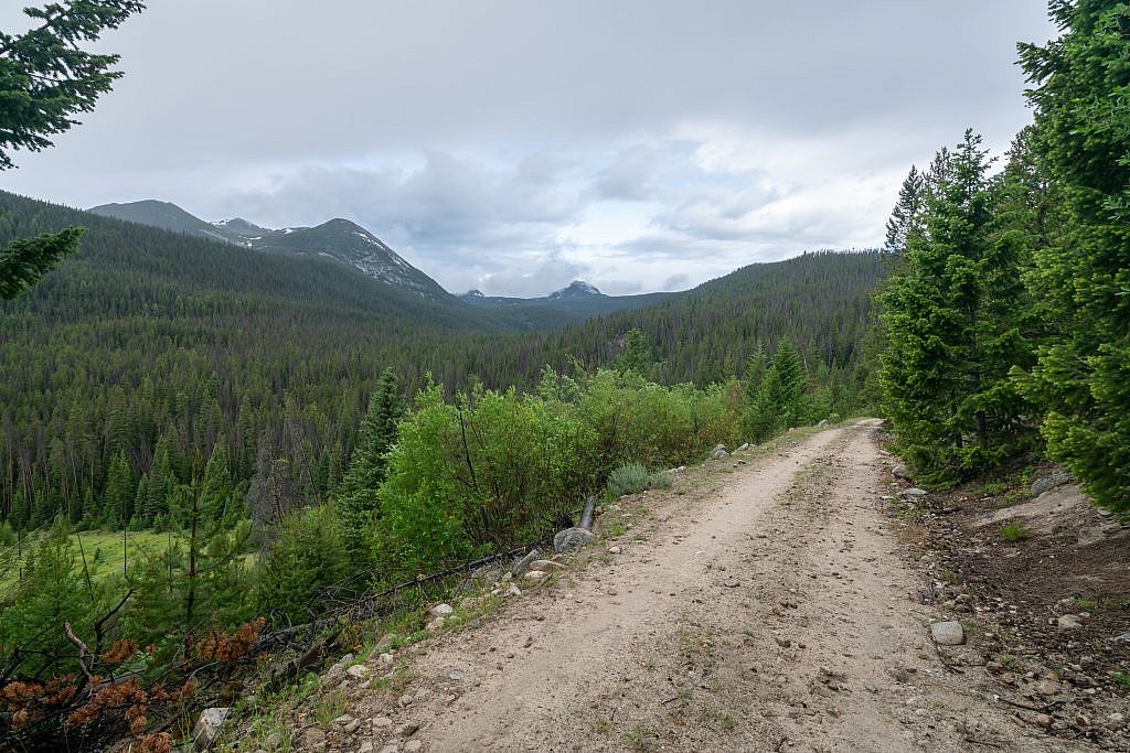 Clouds still remained over the mountains as I began my journey but it wasn’t long before the sun came out and baked them away.